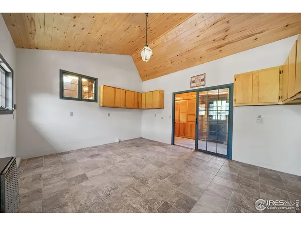 a view of a livingroom with an entryway