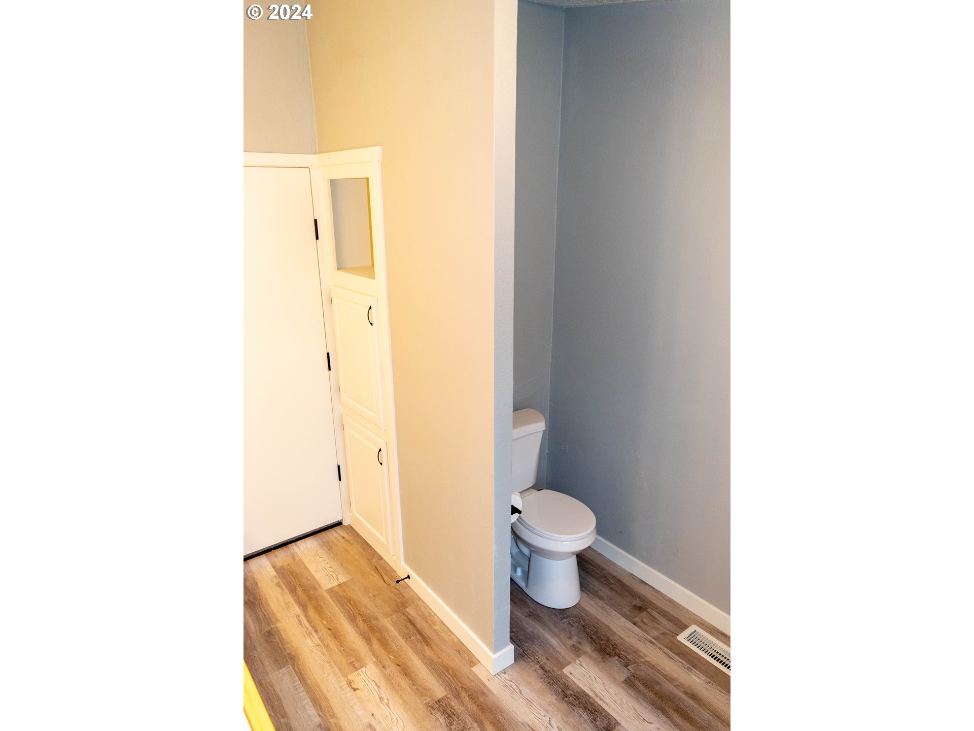 28157 Cottage Grove Lorane Road Cottage Grove, OR 97424 - Photo 16 of 33 a bathroom with a toilet and a shower