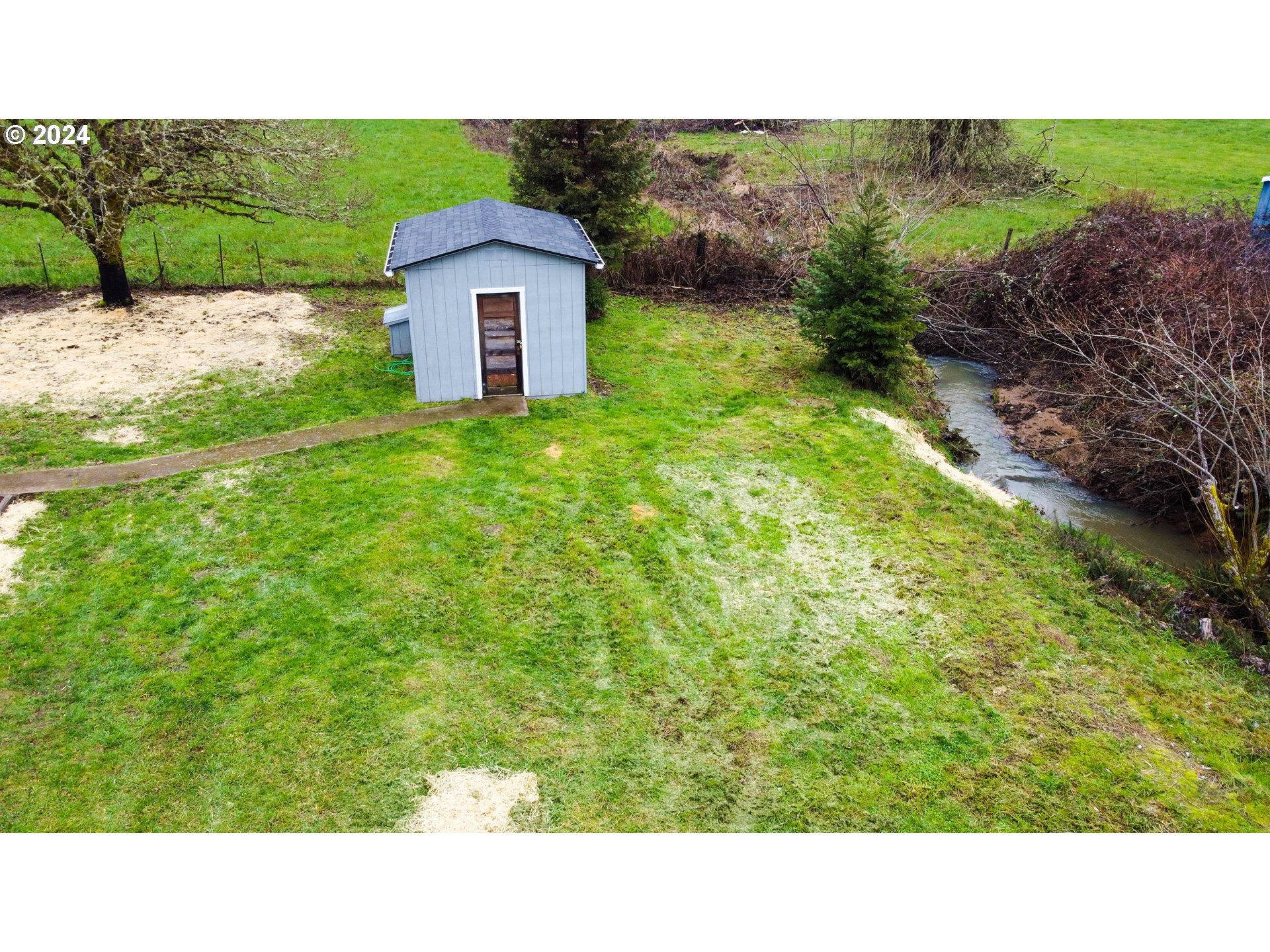28157 Cottage Grove Lorane Road Cottage Grove, OR 97424 - Photo 27 of 33 a black and white photo of a house