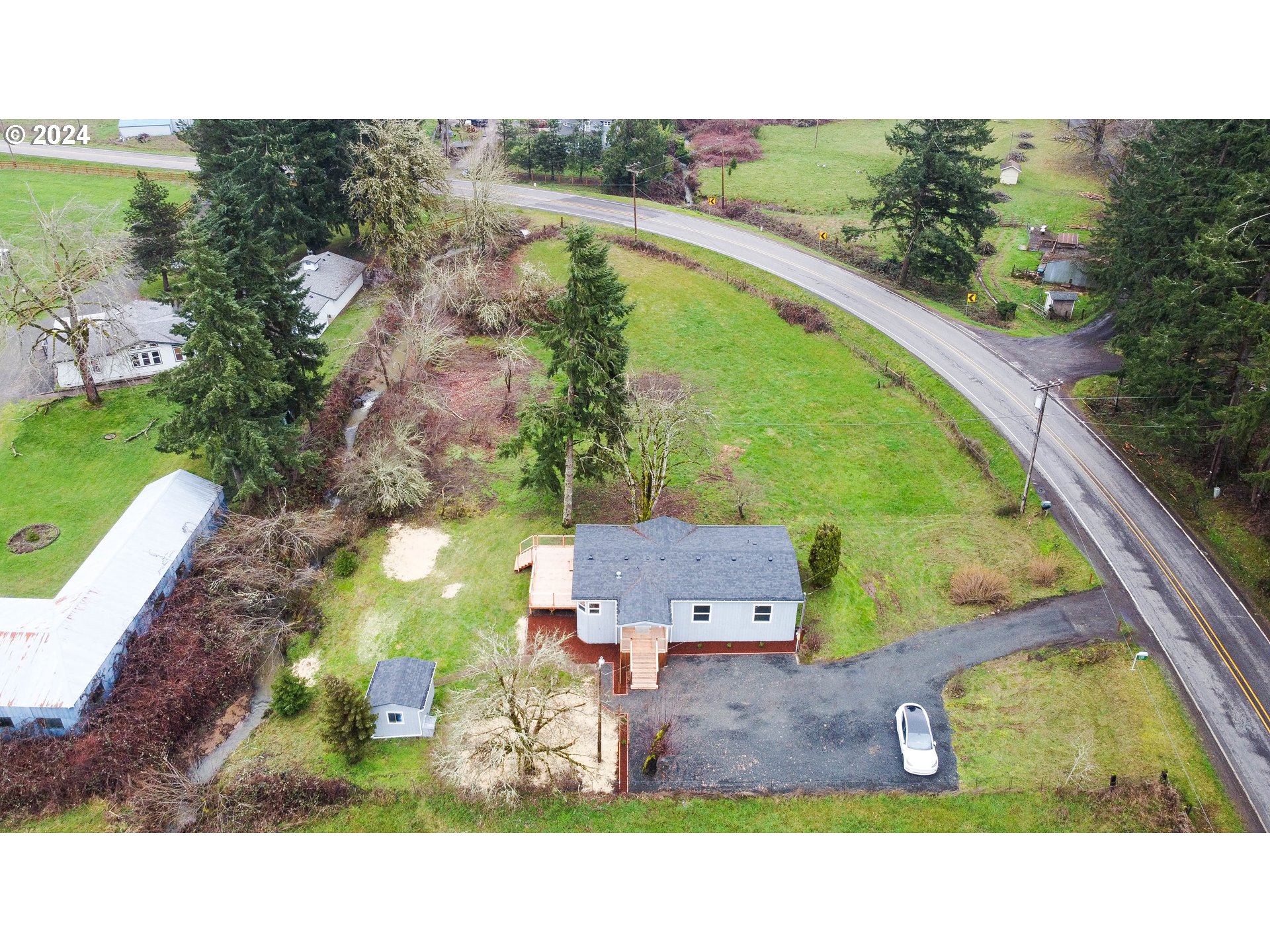 28157 Cottage Grove Lorane Road Cottage Grove, OR 97424 - Photo 28 of 33 a bird view of a house