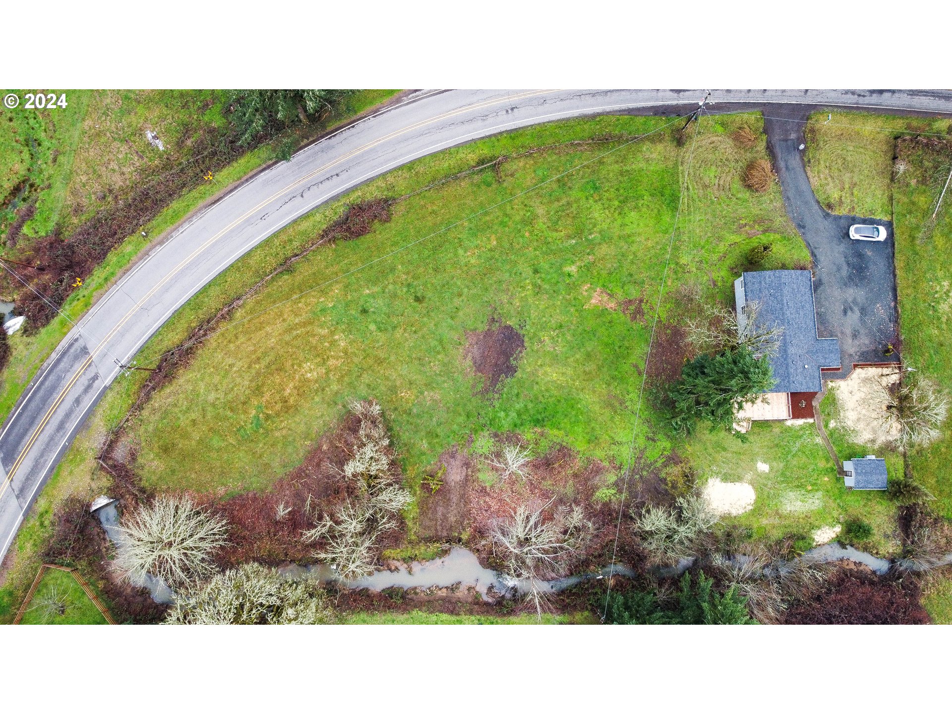 28157 Cottage Grove Lorane Road Cottage Grove, OR 97424 - Photo 29 of 33 a view of a swimming pool with a yard