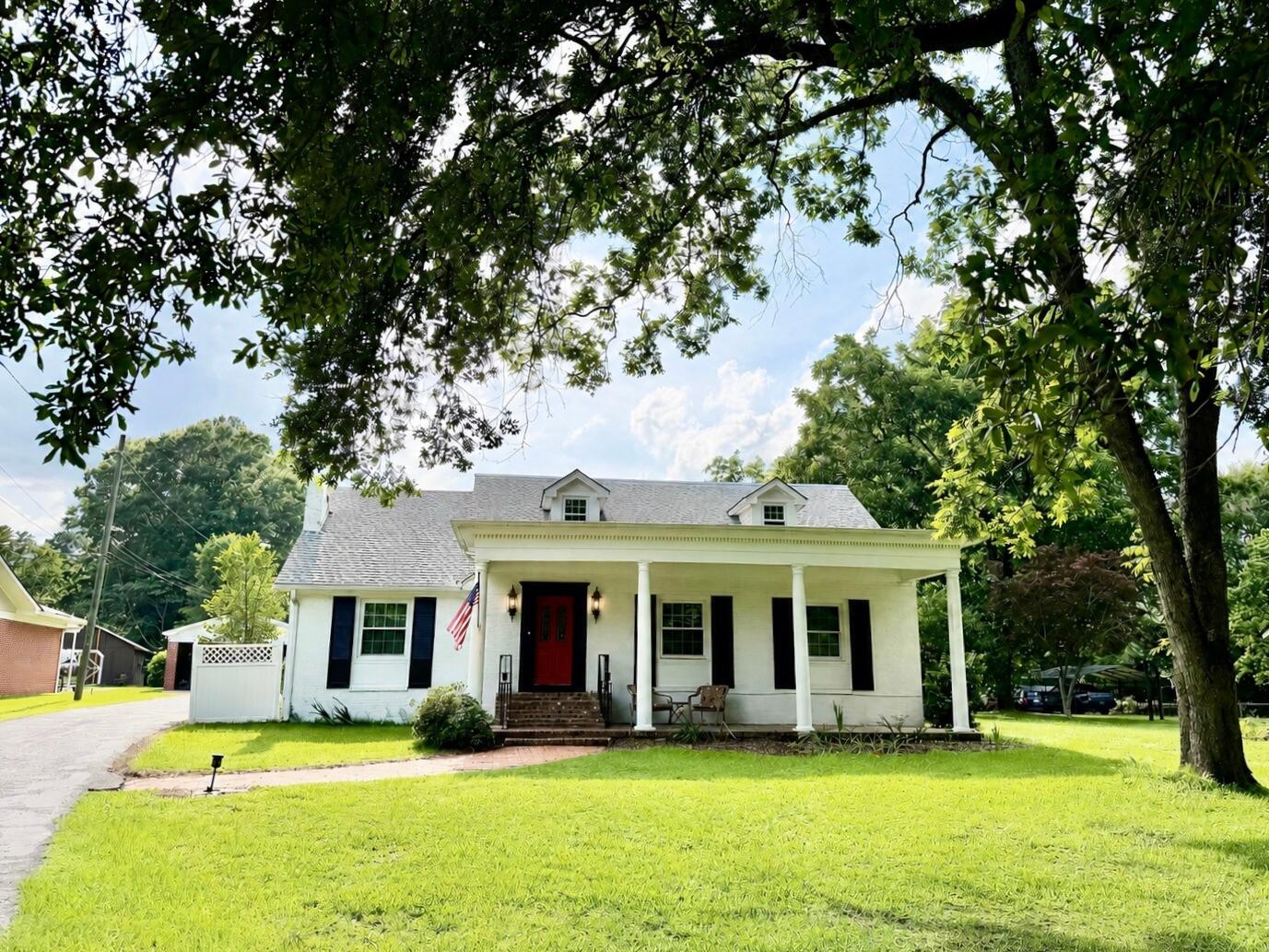 1640 Old Bay Springs Road Laurel, MS 39440 - Photo 1 of 69 Gallery Image 1