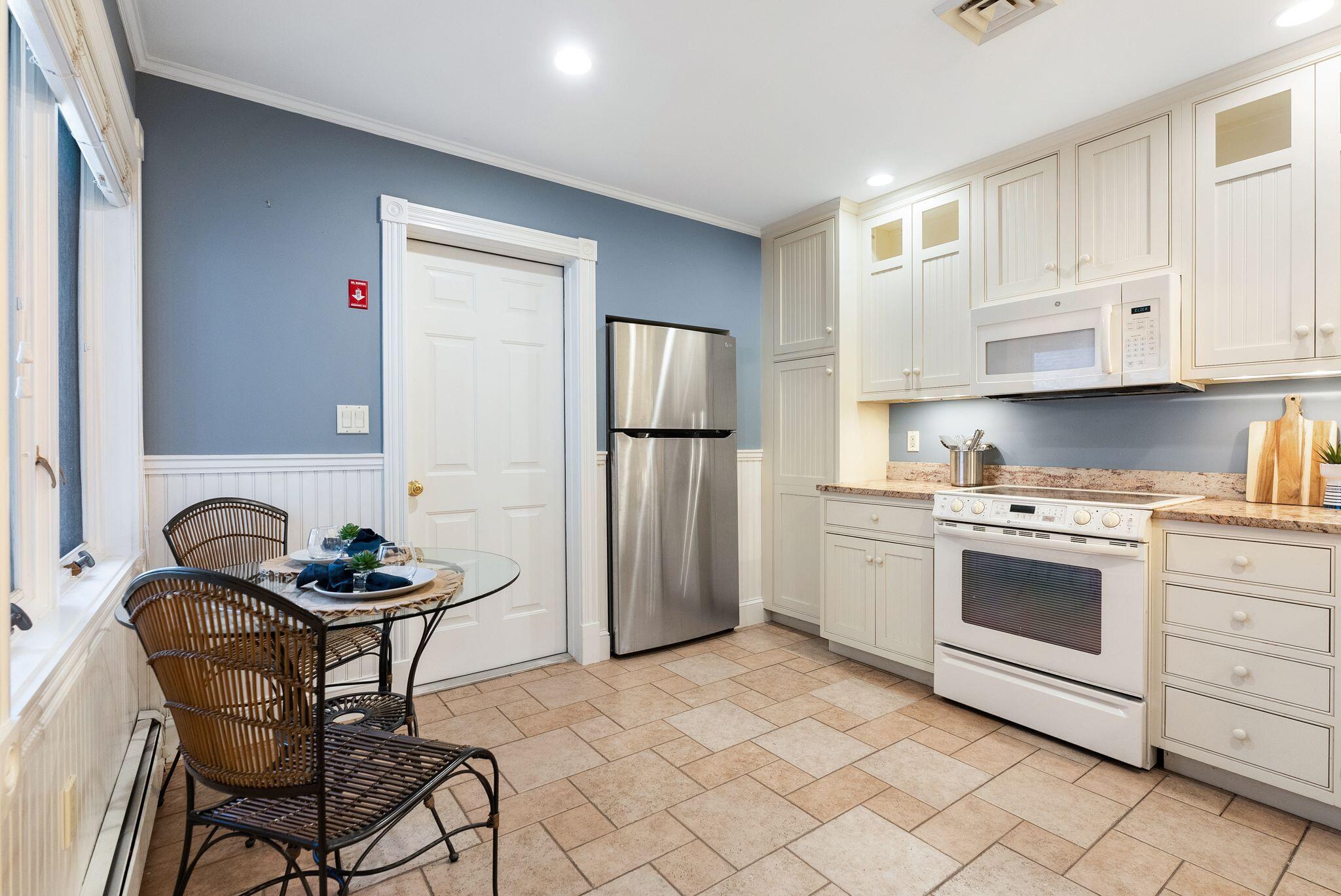 10 Foreside Common Road, Unit 10 Falmouth, ME 04105 - Photo 12 of 49 28_DSC06372