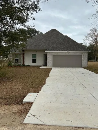 $2,000 | 44270 Doc Hyde Road, Ponchatoula, LA 70454