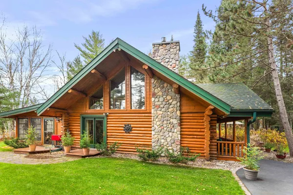 $850,000 | 3296 North Little Alden Lake Road, Duluth, MN 55803