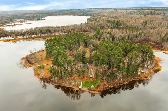 $850,000 | 3296 North Little Alden Lake Road, Duluth, MN 55803