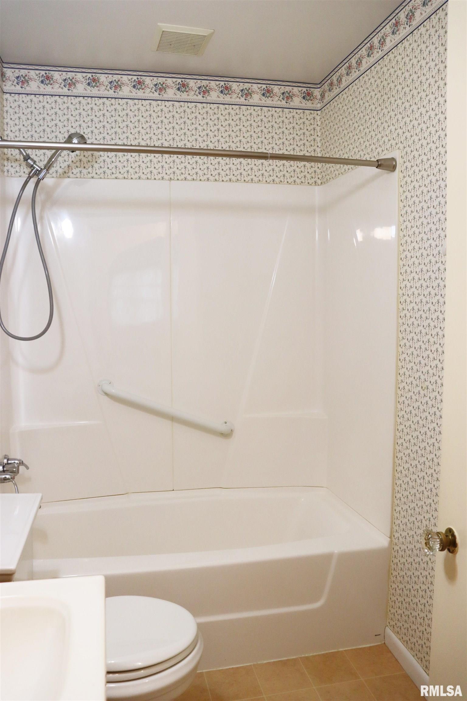 1008 McMullen Road Bartonville, IL 61607 - Photo 21 of 36 Gallery Image 21