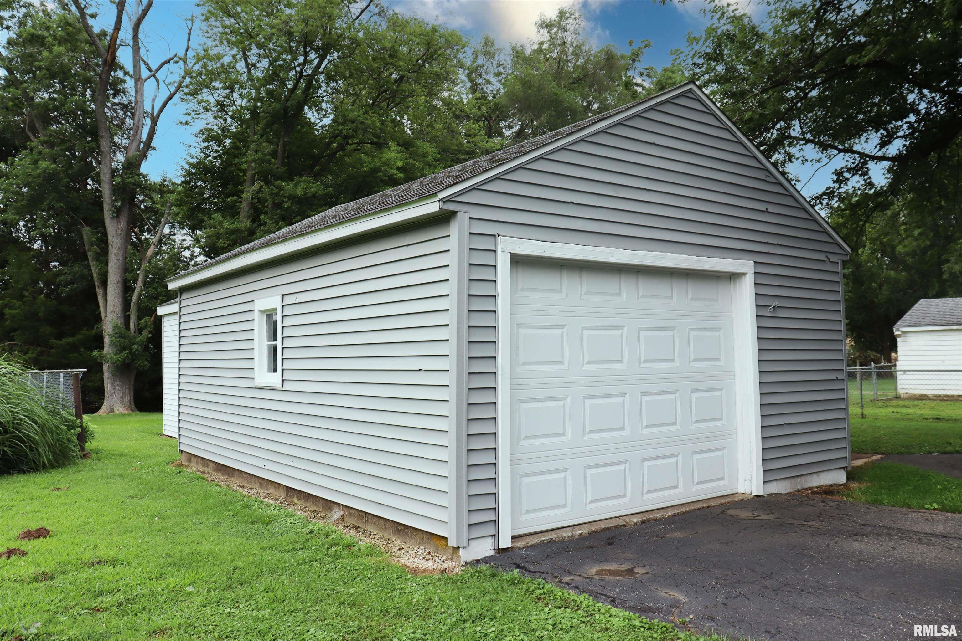 1008 McMullen Road Bartonville, IL 61607 - Photo 6 of 36 Gallery Image 6