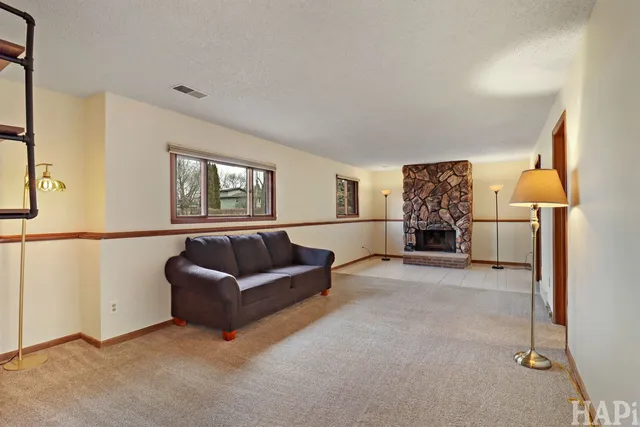 $225,000 | 1001 Greglynn Street, Machesney Park, IL 61115