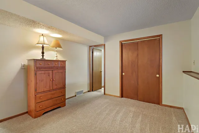 $225,000 | 1001 Greglynn Street, Machesney Park, IL 61115