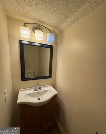 $1,000 | 6354 Shannon Parkway, Unit 2C, Union City, GA 30291