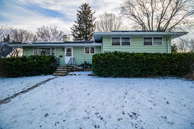 $290,000 | 100 Warren Place, DeKalb, IL 60115