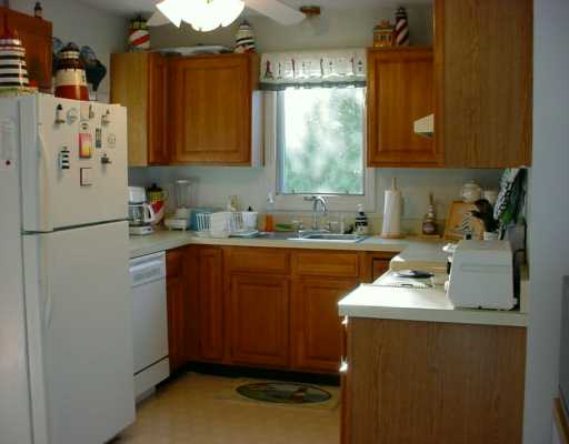 76 Quannacut Road, Unit 1 Westerly, RI 02891 - Photo 3 of 7 Kitchen.