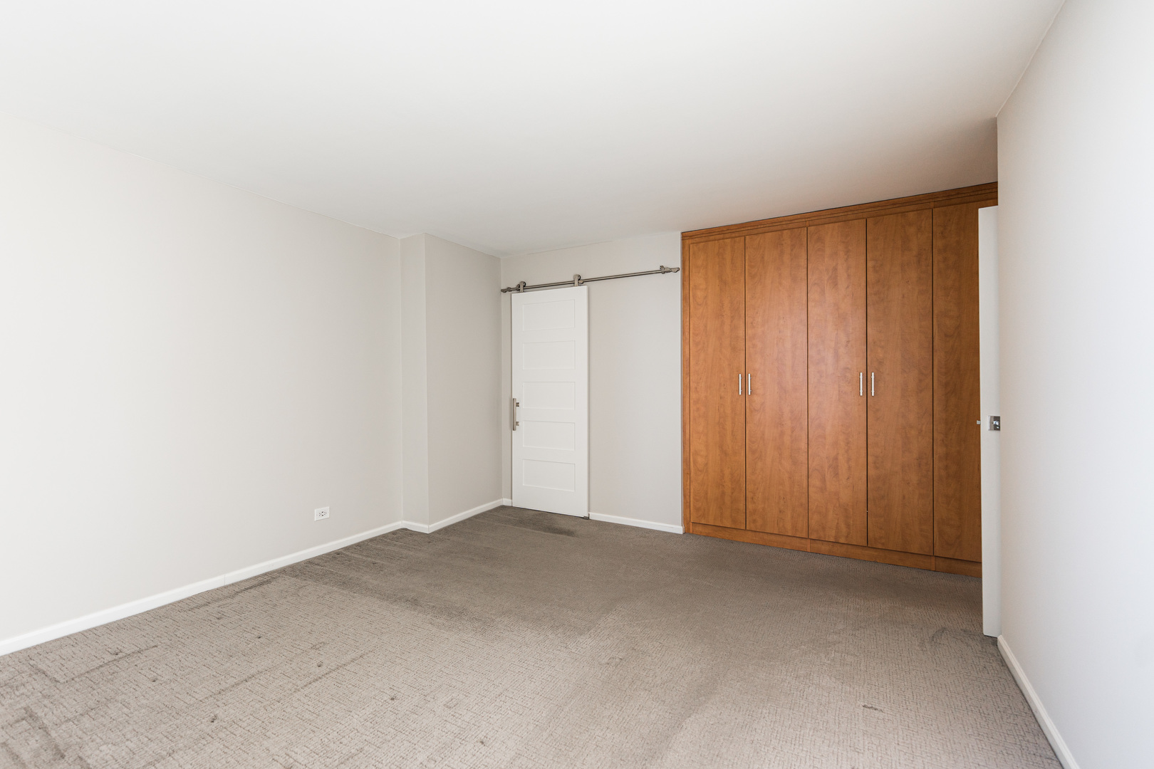 400 East Randolph Street, Unit 3629 Chicago, IL 60601 - Photo 13 of 36 a view of an empty room