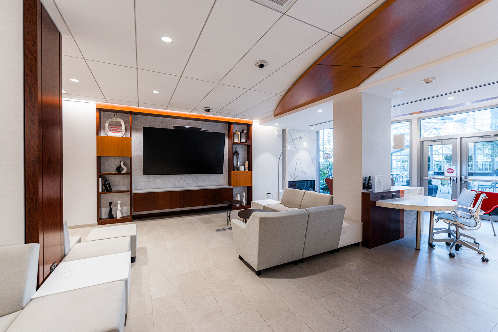 400 East Randolph Street, Unit 3629 Chicago, IL 60601 - Photo 28 of 36 a living room with furniture