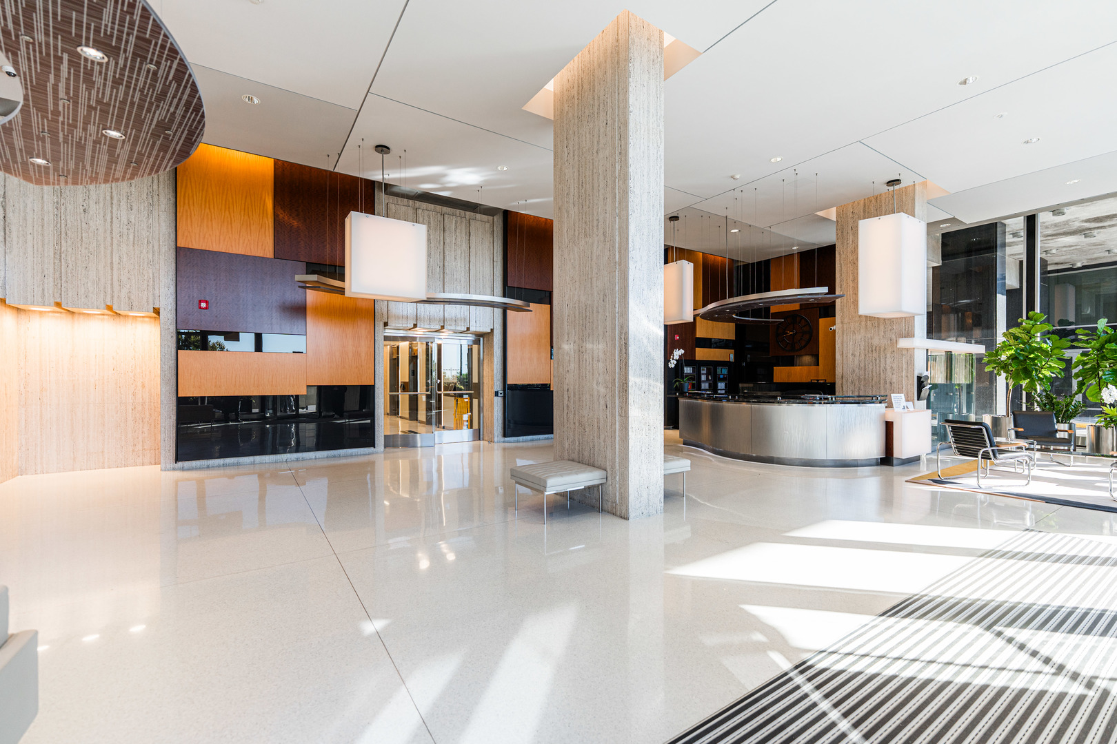 400 East Randolph Street, Unit 3629 Chicago, IL 60601 - Photo 32 of 36 a lobby with livingroom and furniture