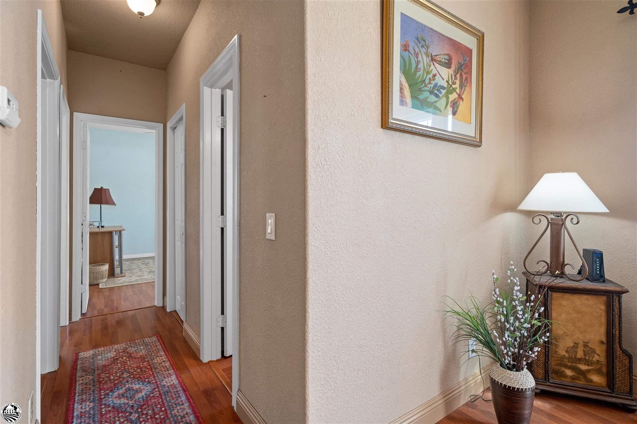 3102 Quail Hill Road Copperopolis, CA 95228 - Photo 26 of 60 a view of a hallway with interior of the house