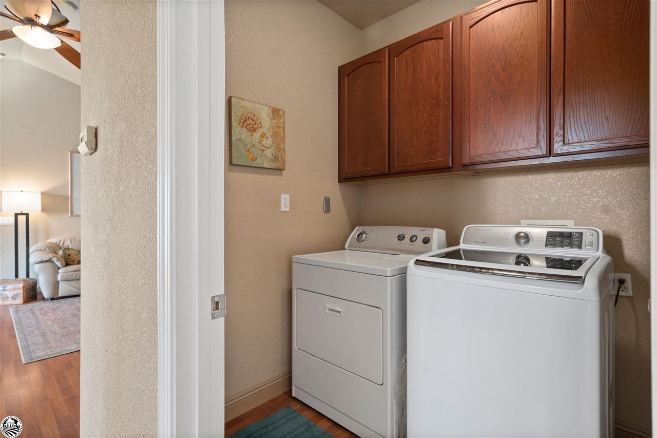 3102 Quail Hill Road Copperopolis, CA 95228 - Photo 34 of 60 a utility room with dryer and washer