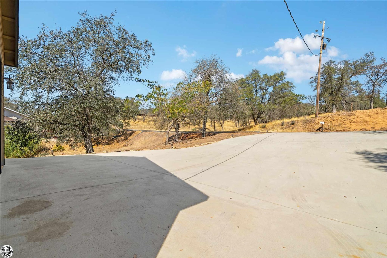 3102 Quail Hill Road Copperopolis, CA 95228 - Photo 52 of 60 a view of a terrace