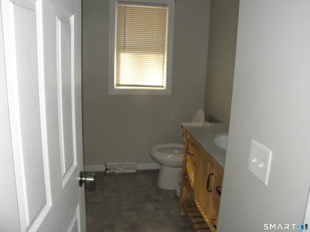 $280,000 | 20 Florida Drive, Montville, CT 06370