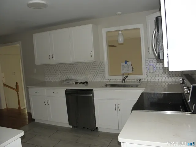 $280,000 | 20 Florida Drive, Montville, CT 06370