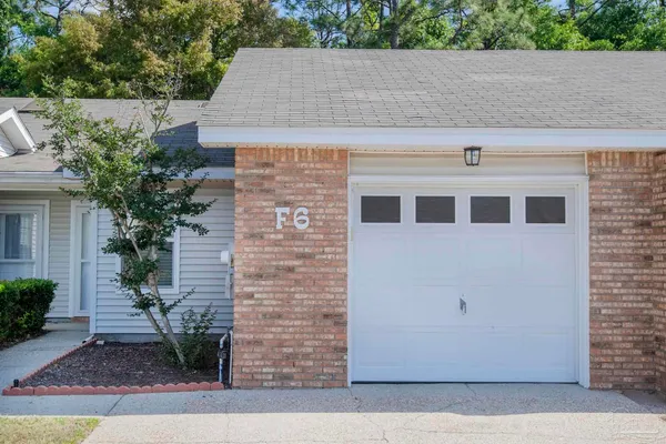 $1,850 | 5051 Grande Drive, Unit F6, Pensacola, FL 32504