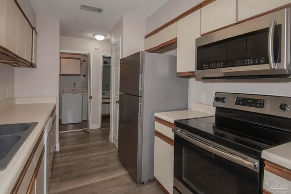 $1,850 | 5051 Grande Drive, Unit F6, Pensacola, FL 32504