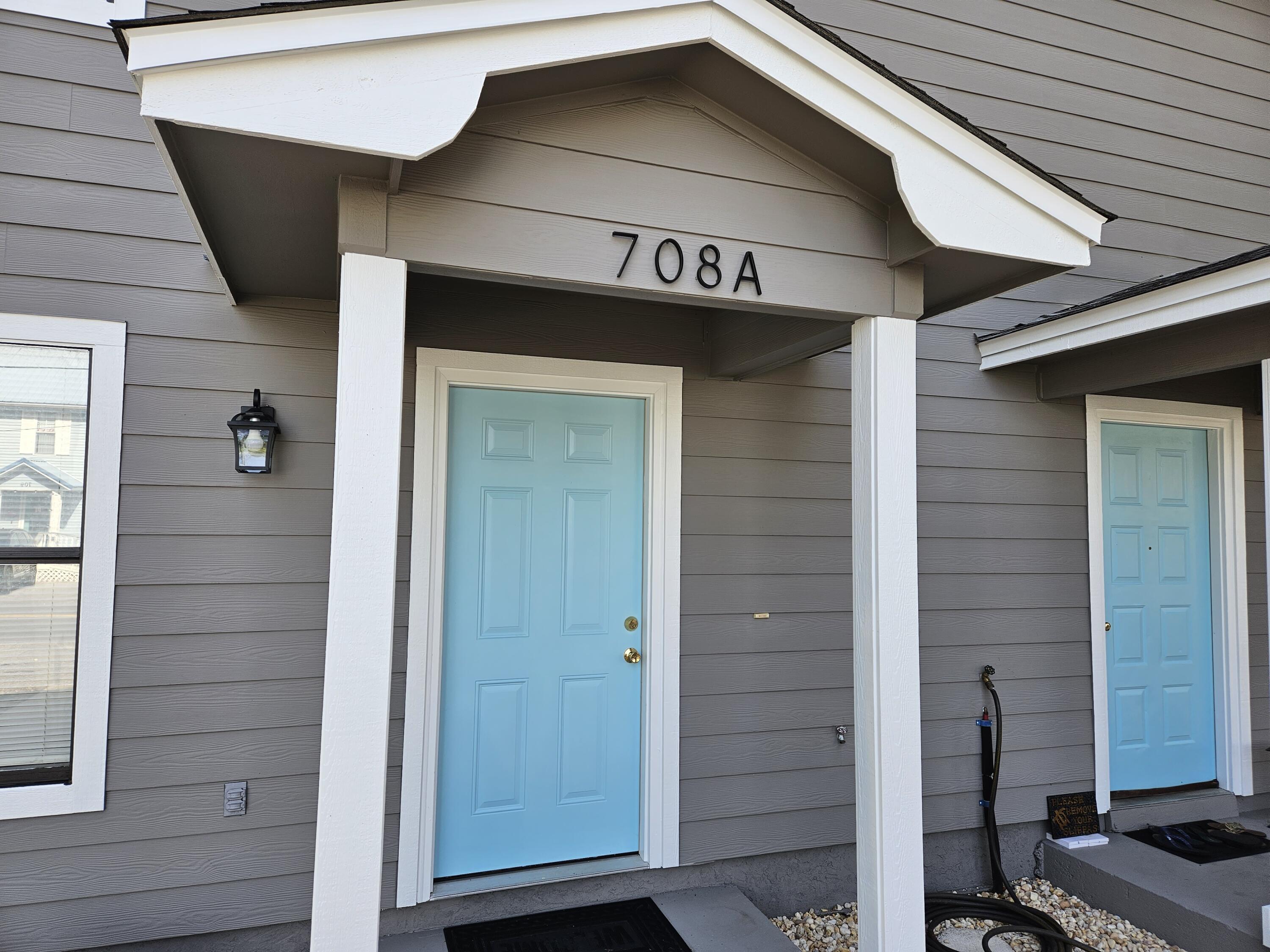 708 Bayshore Drive Niceville, FL 32578 - Photo 3 of 14 a view of wooden door