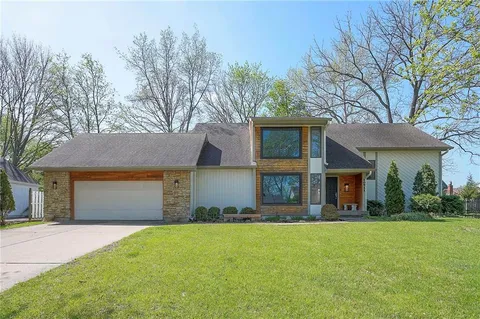 $500,000 | 10911 West 120th Terrace, Overland Park, KS 66213