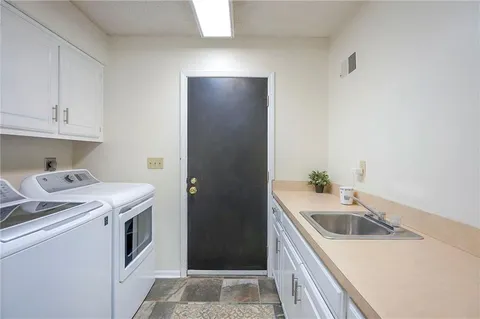 $500,000 | 10911 West 120th Terrace, Overland Park, KS 66213