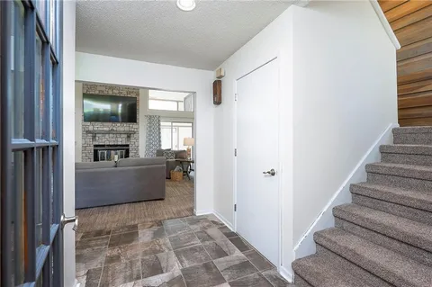 $500,000 | 10911 West 120th Terrace, Overland Park, KS 66213
