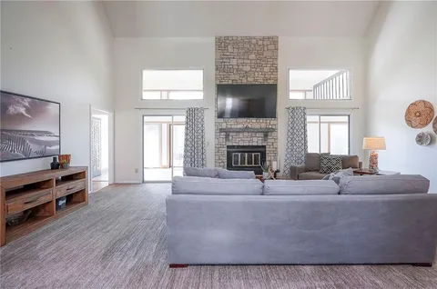 $500,000 | 10911 West 120th Terrace, Overland Park, KS 66213