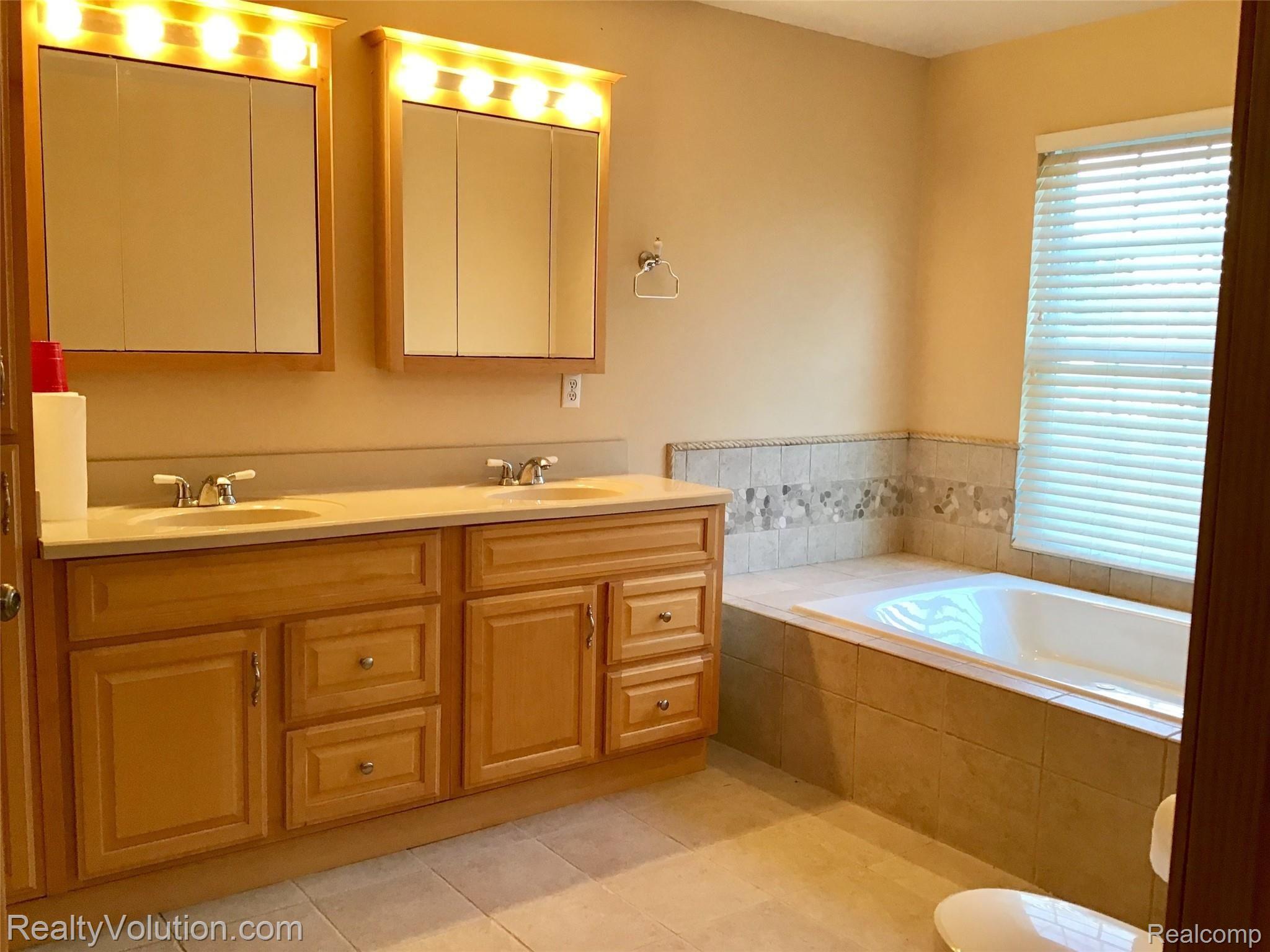 3780 Hunt Road Lapeer, MI 48446 - Photo 21 of 29 195F2A80-4919-4D3A-97BA-EC76C74F3E80.jpeg