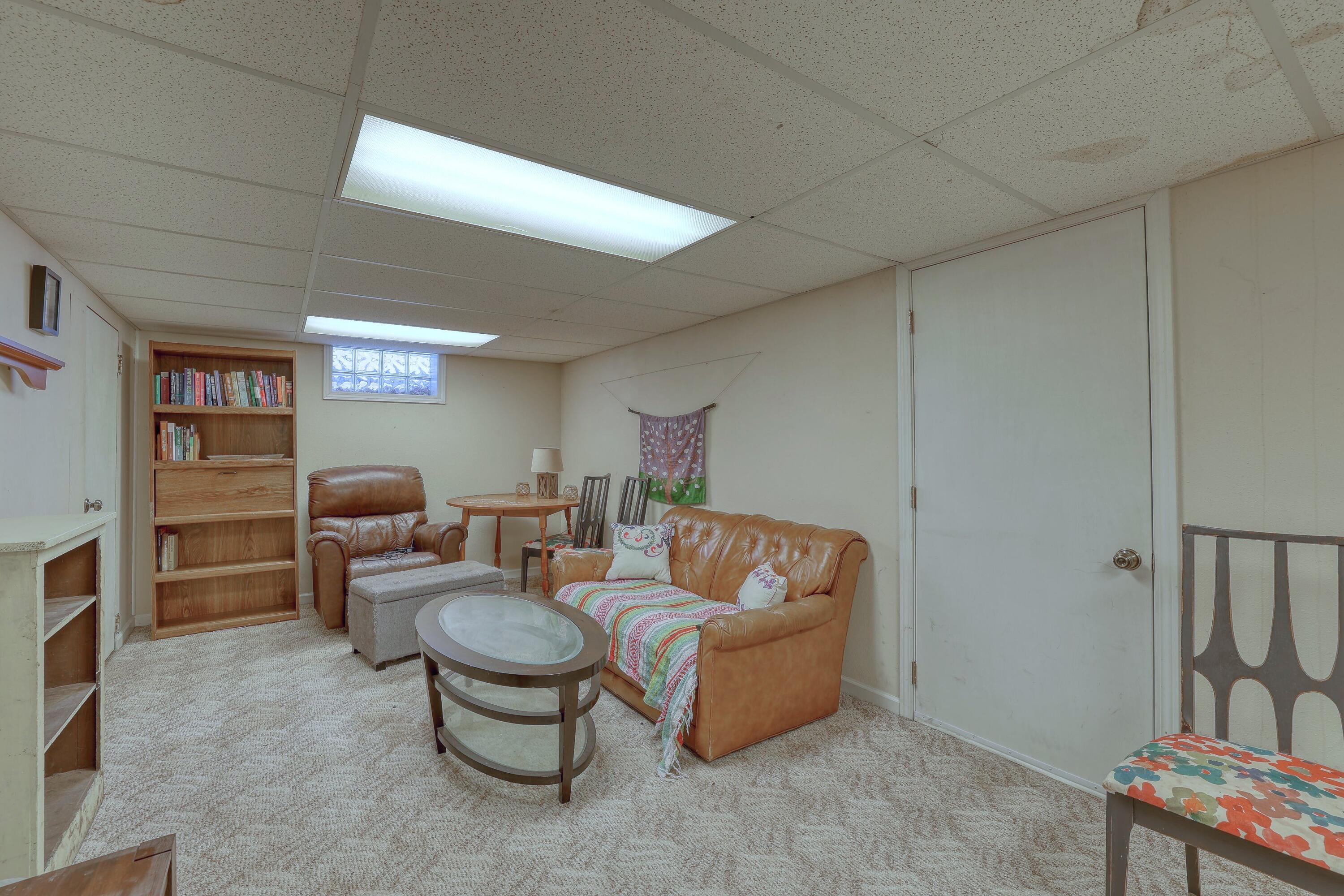 176 North 73rd Street Milwaukee, WI 53213 - Photo 19 of 27 17