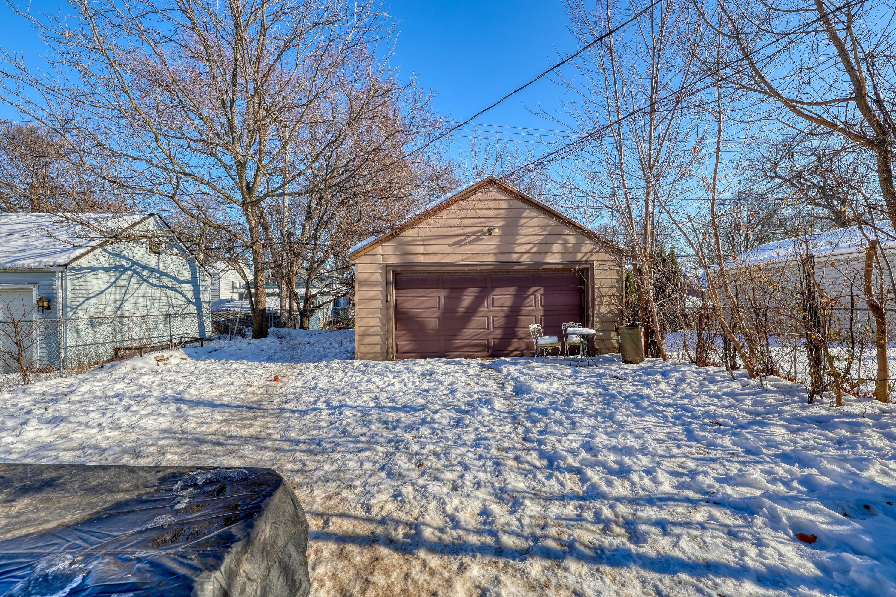 176 North 73rd Street Milwaukee, WI 53213 - Photo 2 of 27 21