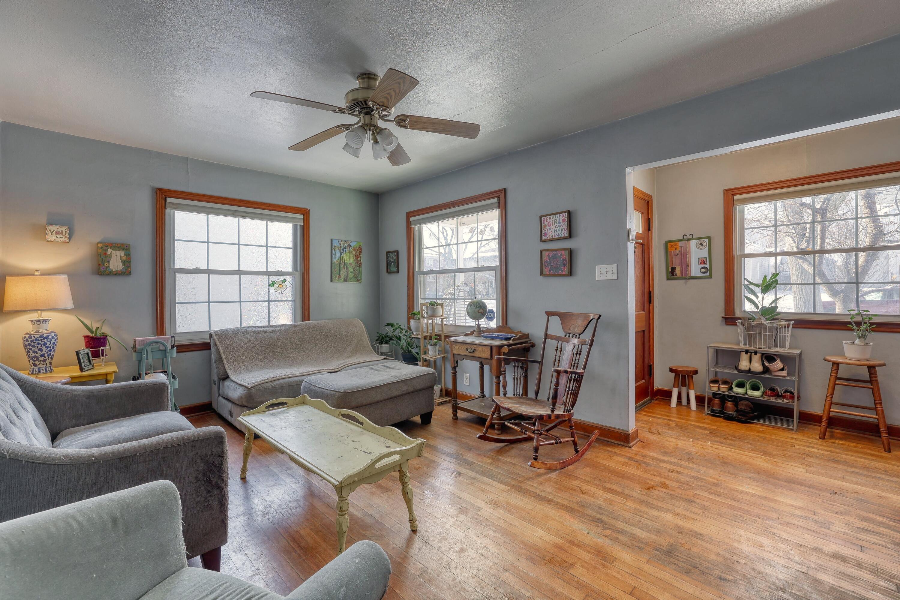 176 North 73rd Street Milwaukee, WI 53213 - Photo 4 of 27 2