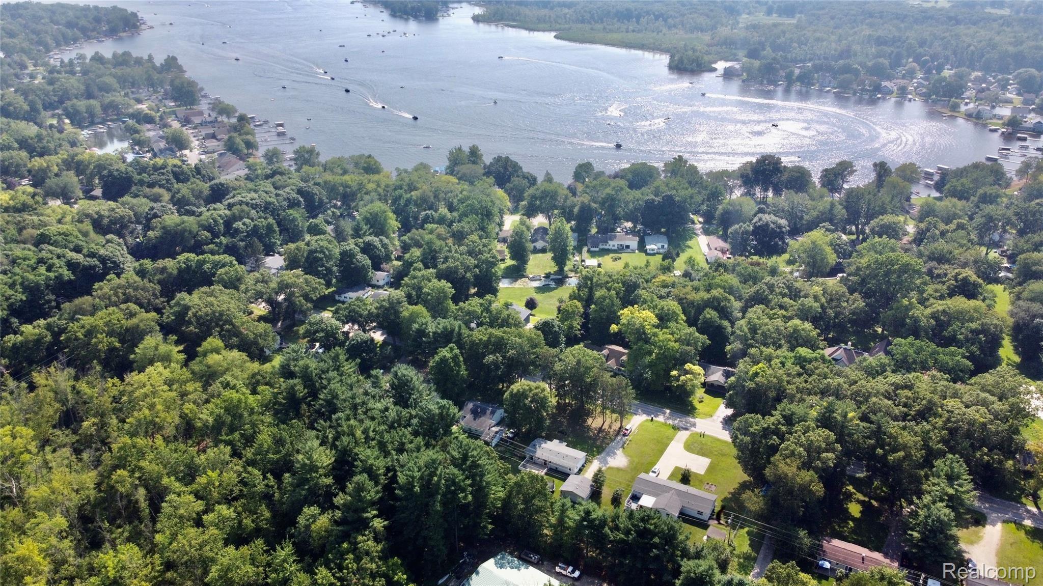 11143 Mcgregor Road Pinckney, MI 48169 - Photo 43 of 51 Photo_8389093_DJI_485_jpg_4108584_0_202172517050_photo_original.jpg