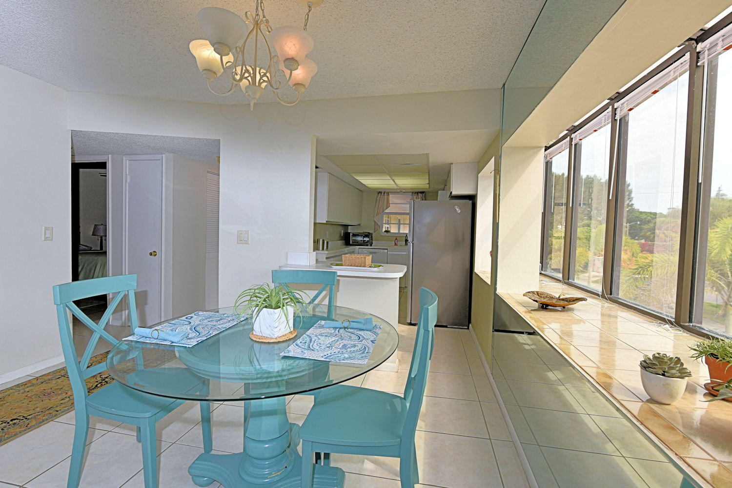 1100 Surf Road, Unit 216 Riviera Beach, FL 33404 - Photo 9 of 19 Dining area