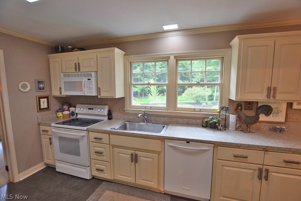38194 Dodds Hill Road Willoughby, OH 44094 - Photo 10 of 19
