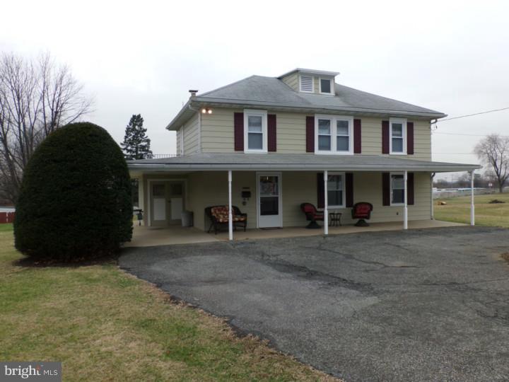 3608 R Raymond Street Reading, PA 19605 - Photo 1 of 17