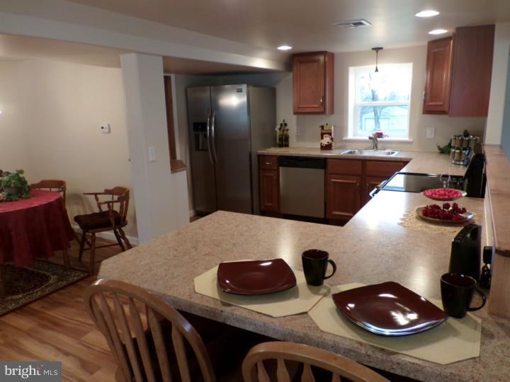 3608 R Raymond Street Reading, PA 19605 - Photo 5 of 17