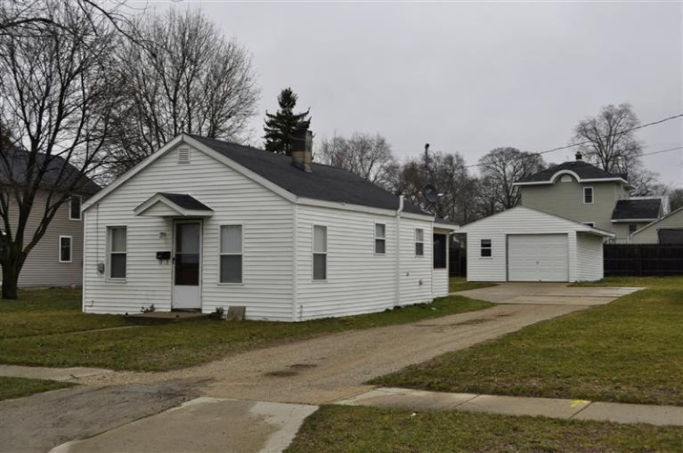 614 South Front Street Belding, MI 48809 - Photo 1 of 9 Primary Photo