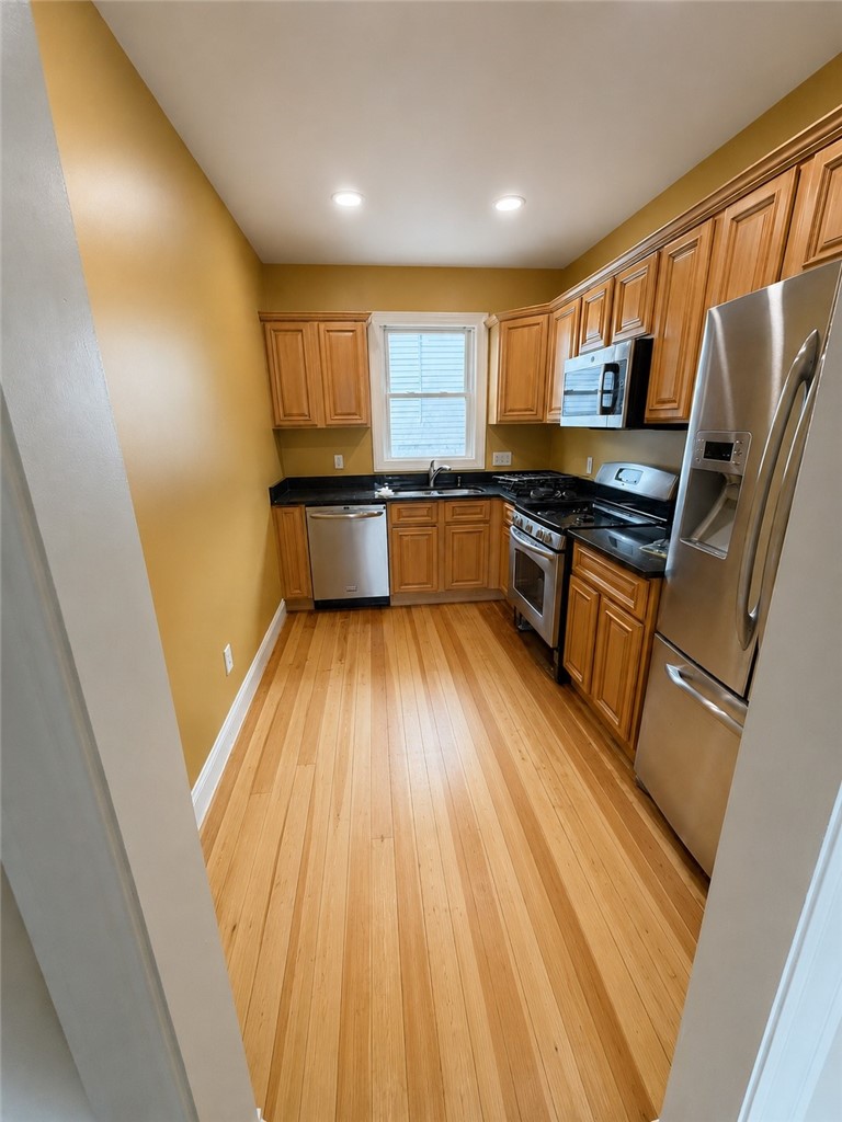 33 Messina Street Providence, RI 02908 - Photo 5 of 11