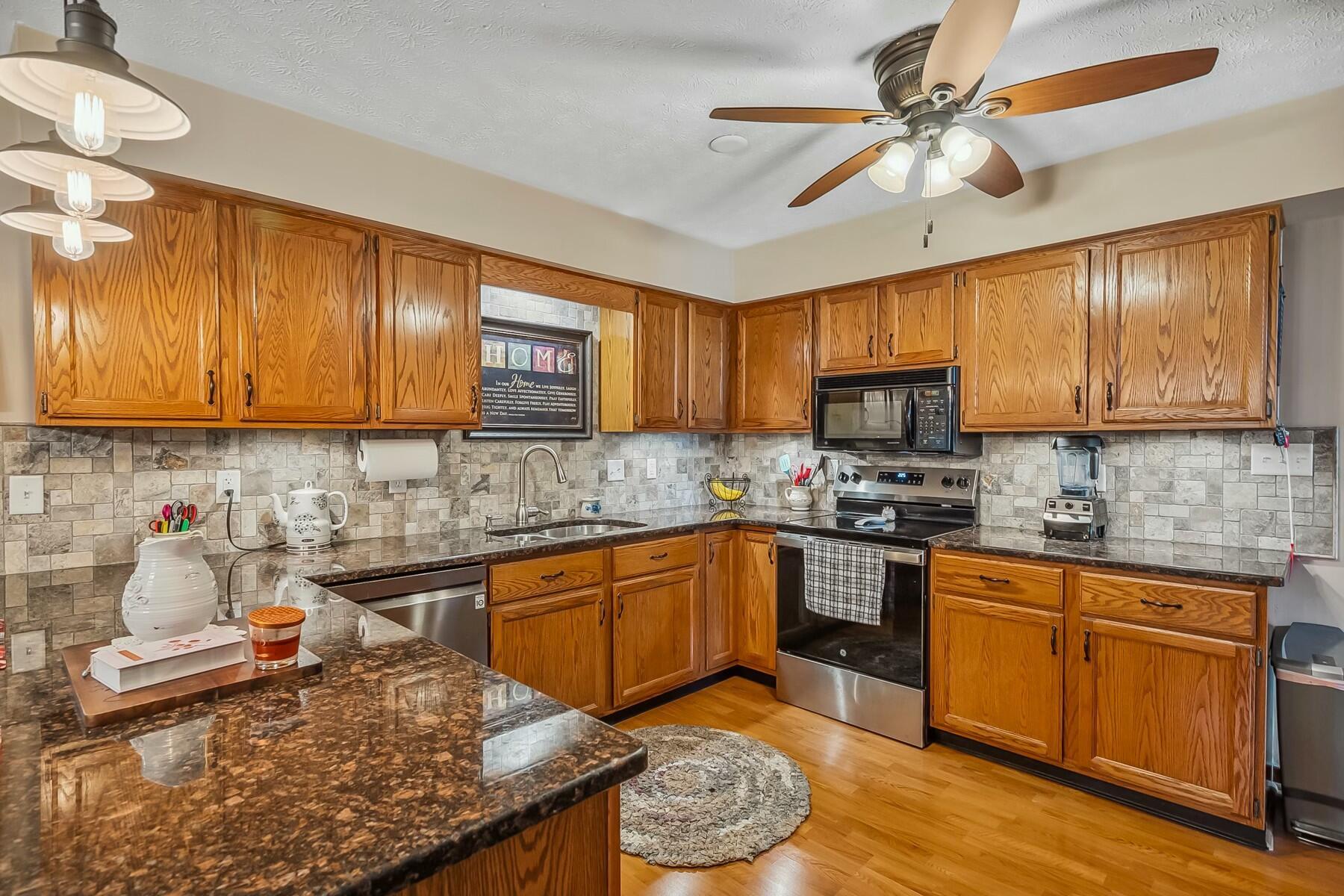 356 Carpenter Road Columbus, OH 43230 - Photo 29 of 66 tempImagevyd3cz