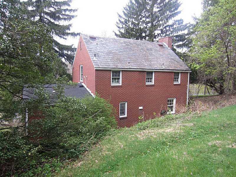 2722 Mt Troy Road Pittsburgh, PA 15212 - Photo 24 of 25 Exterior Front.