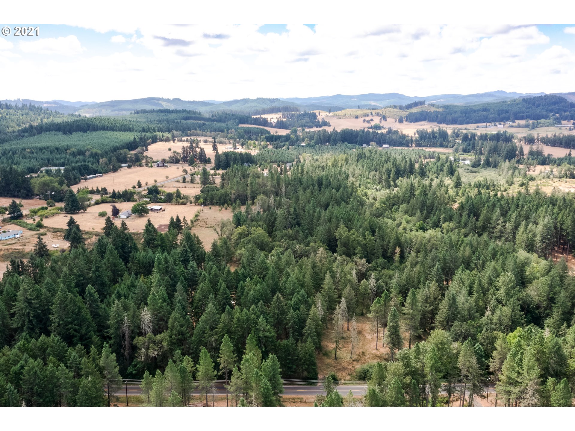 26174 Fleck Road Veneta, OR 97487 - Photo 6 of 13 Gallery Image 6