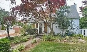 $5,500 | 81 Gerard Avenue, New Hyde Park, NY 11040