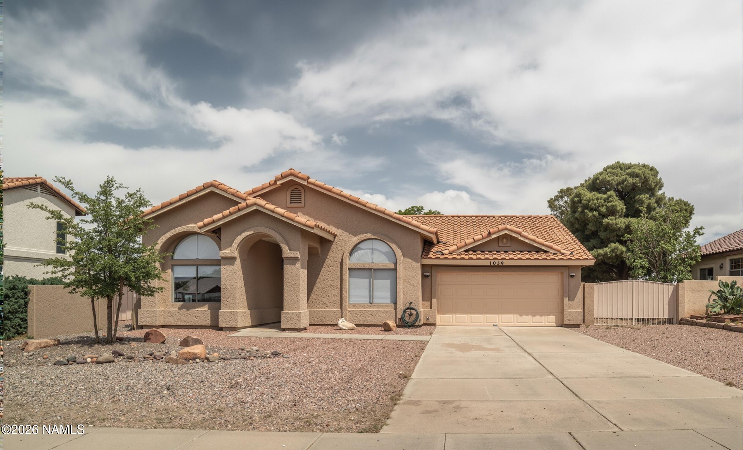 4039 Roma Road Kingman, AZ 86401 - Photo 2 of 36 IMG_6018