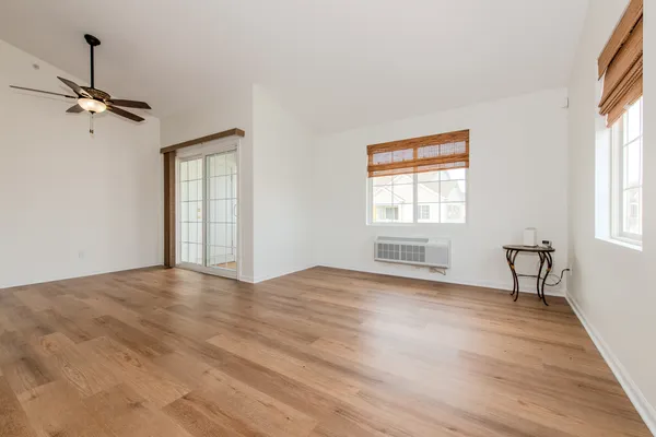 $210,000 | 154 Bertram Drive, Unit P, Yorkville, IL 60560