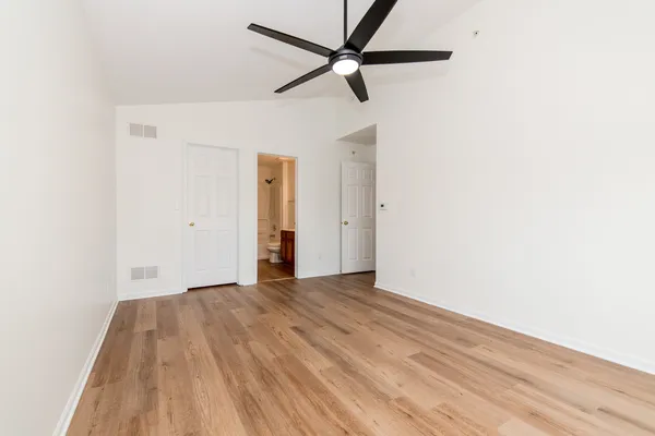 $210,000 | 154 Bertram Drive, Unit P, Yorkville, IL 60560